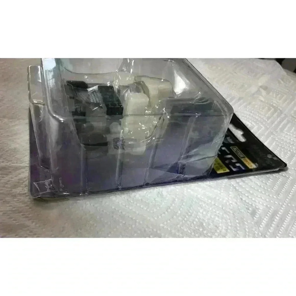 Transformers TF-3 Decepticon Blitzwing GID Action Vinyls Hastings Exclusive New - Picture 8 of 11